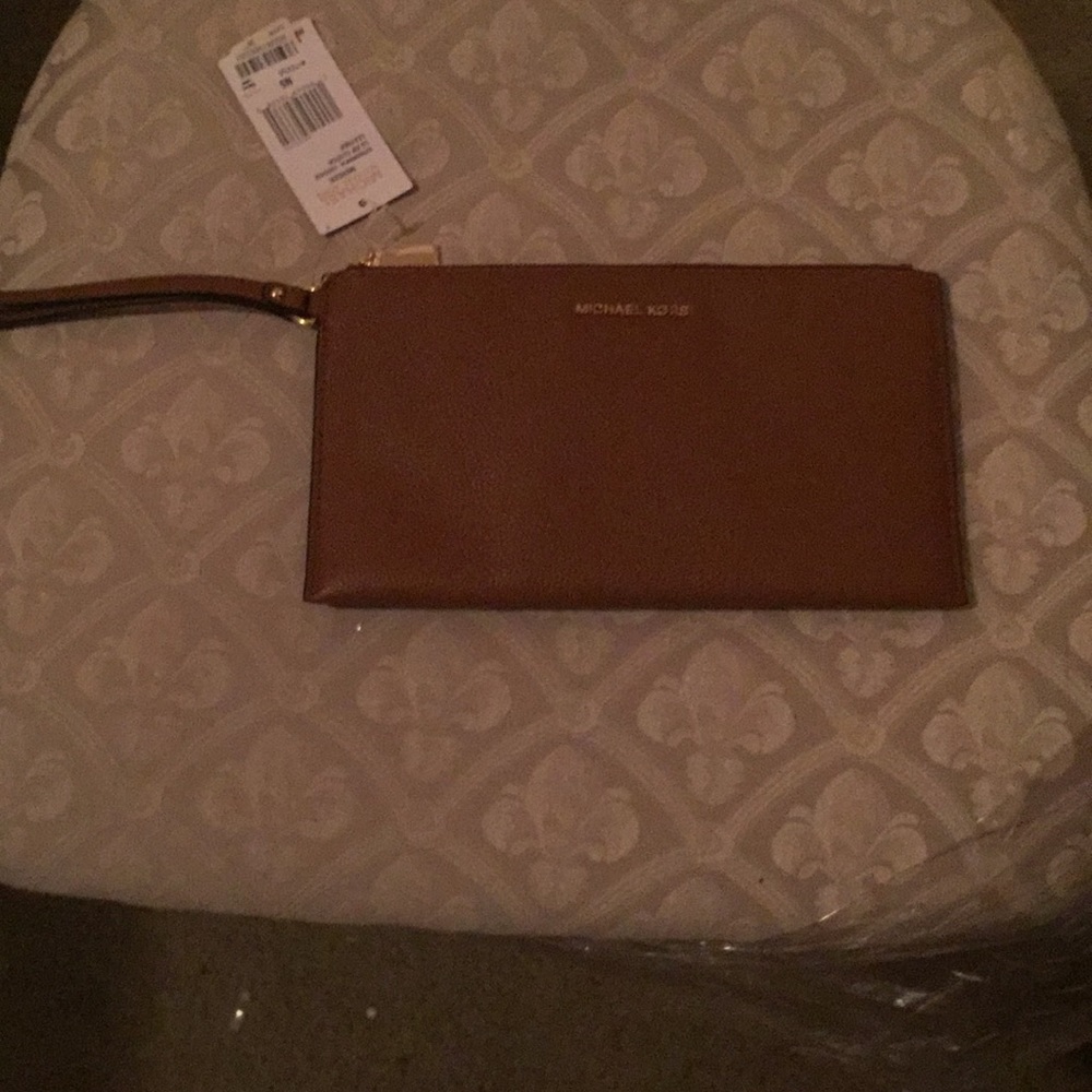Brand New Micheal Kors Mercer Clutch